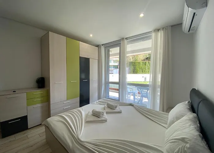 Paradiso 'в' 111 Large شقة *