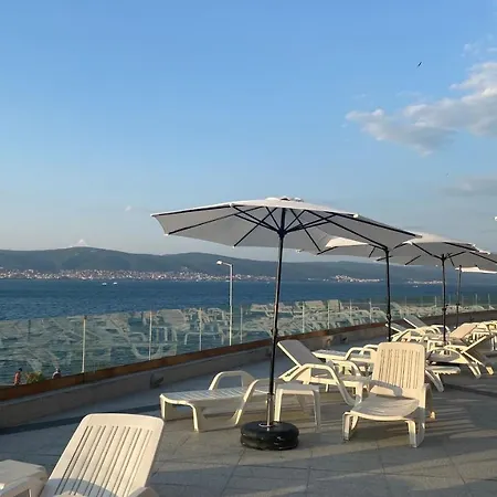 Paradiso 'в' 111 Large Nesebar