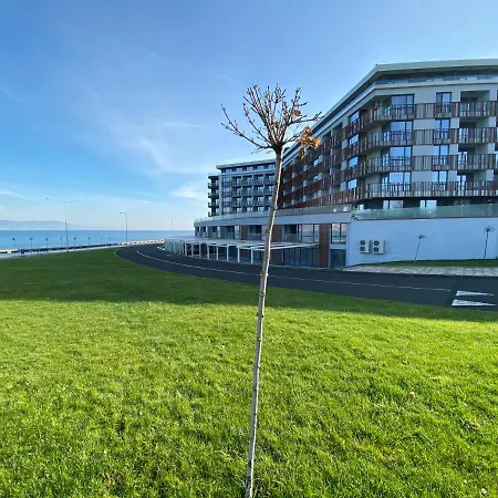 Paradiso 'в' 111 Large Apartment *